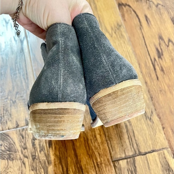 Sam Edelman Grey Genuine Suede Leather Distressed Ankle Bootie Boot Size 6.5 - Picture 3 of 4